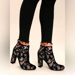 Lulu’s - Black Velvet Embroidered Ankle Booties - Size 9